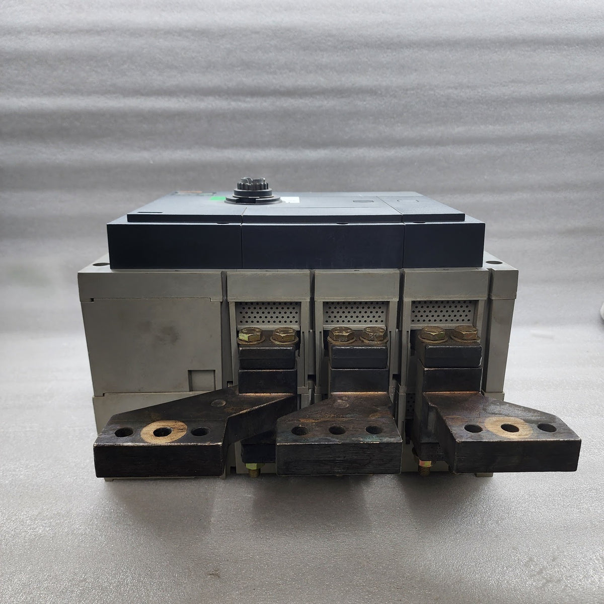 MERLIN GERIN INS2000 3-POLE SWITCH DISCONNECTOR 2000A 31338