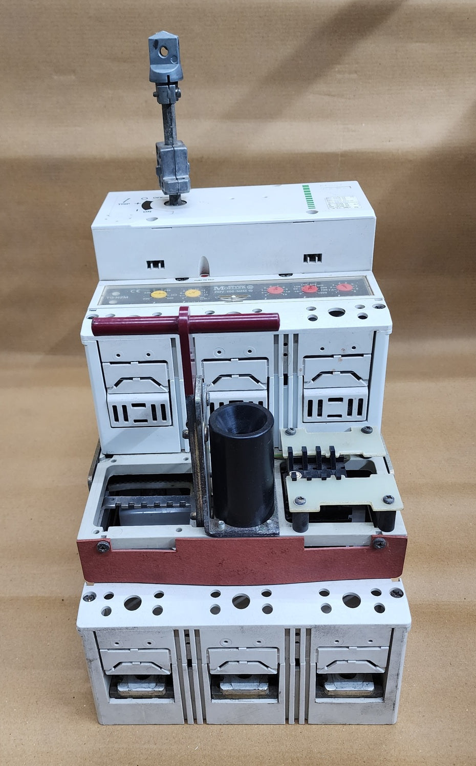 MOELLER D-NZM 10 3-POLE CIRCUIT BREAKER 400A TRIP UNIT ZMV-400-NZM 10
