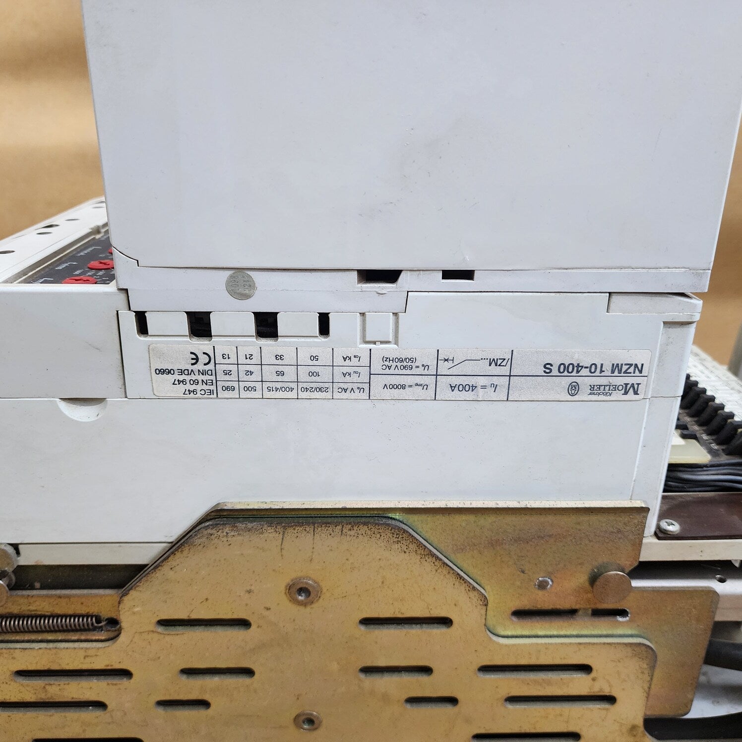 MOELLER R-NZM 10 3-POLE CIRCUIT BREAKER TRIP 400A ZMV-400-NZM 10