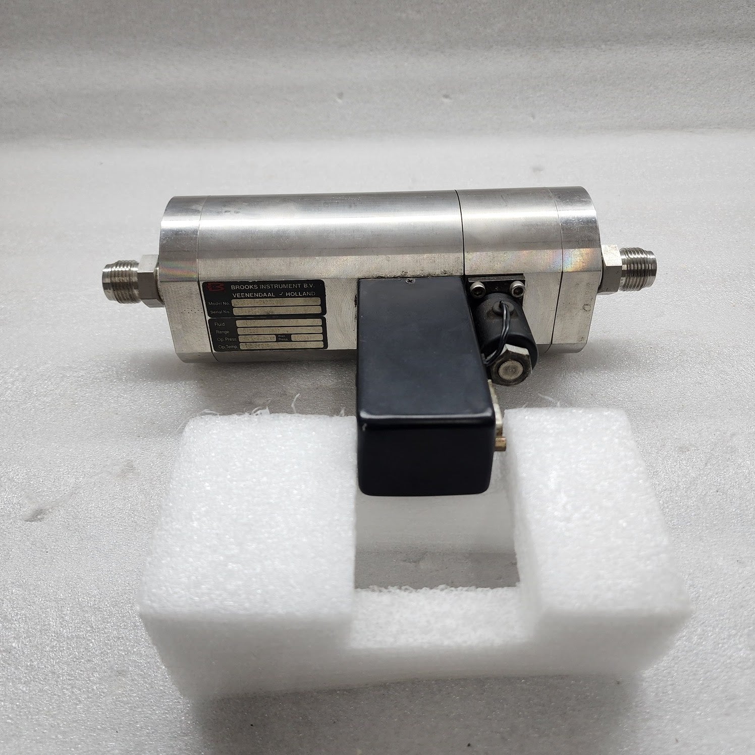 BROOKS MFC 5853 MASS FLOW CONTROLLER
