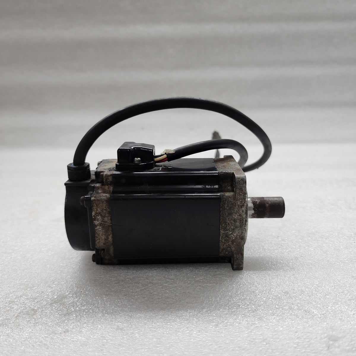 FUJI ELECTRIC GYB401D5-RC2 AC SERVO MOTOR