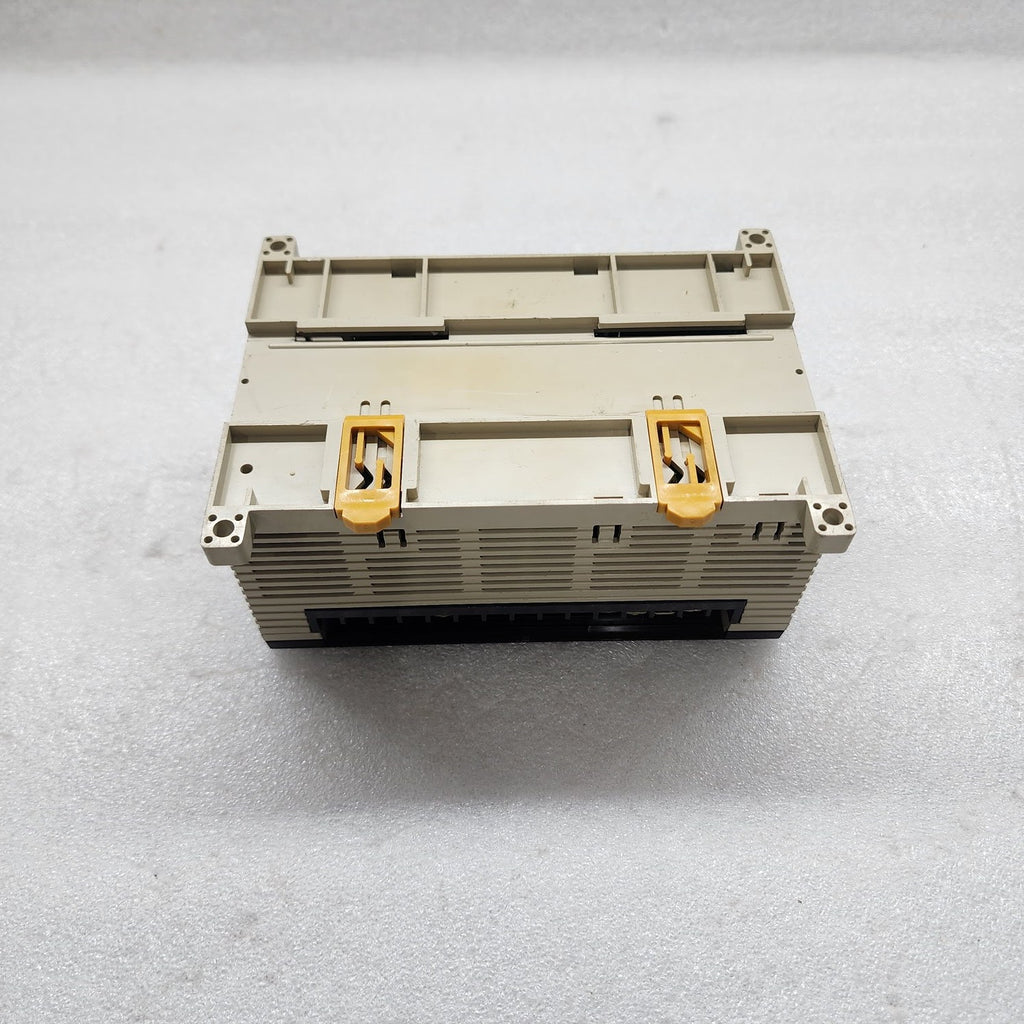 OMRON CPM1A-40CDR-A-V1 PROGRAMMABLE CONTROLLER 100-240VAC