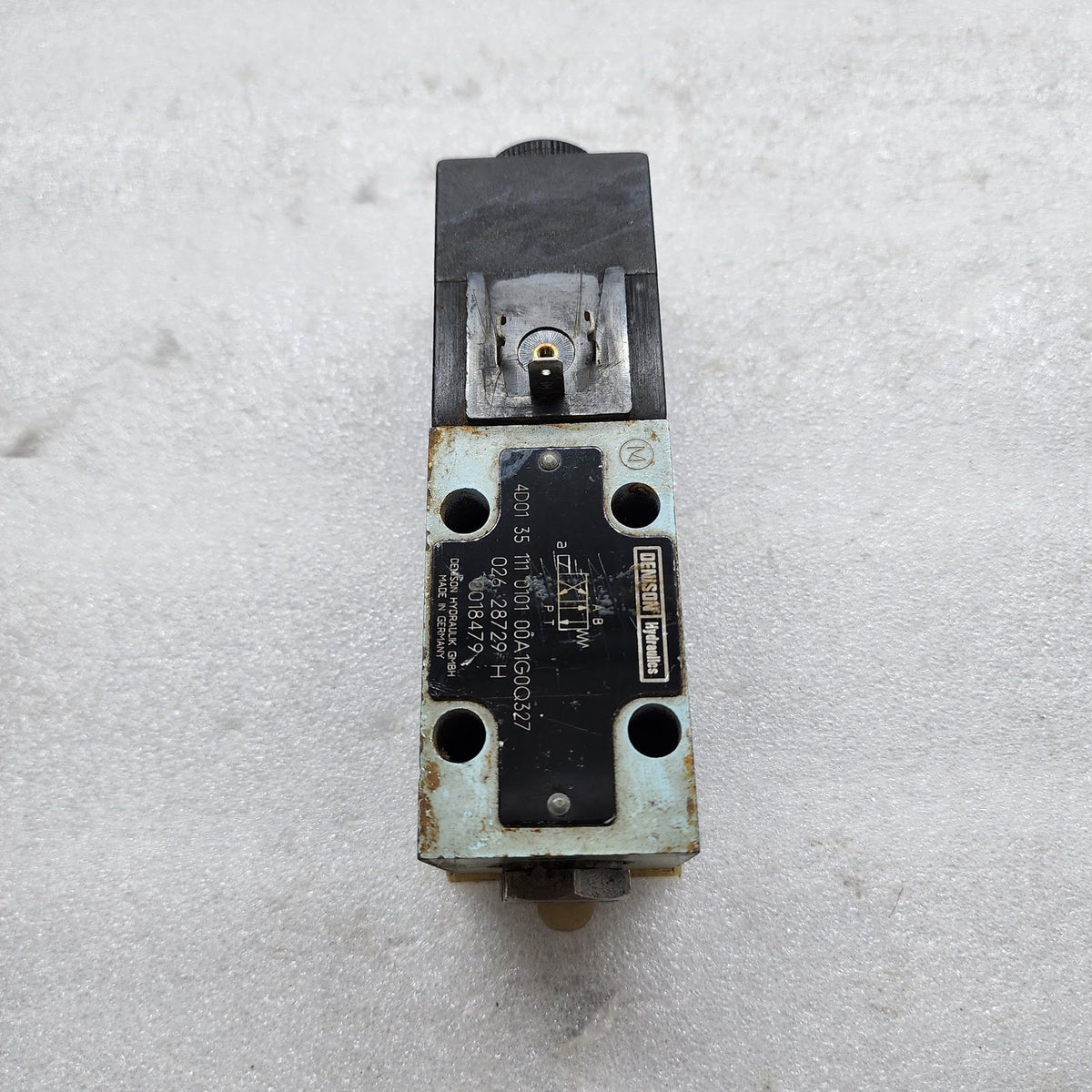 DENISON HYDRAULIK 4D01 35 111 0101 00A1G0Q327 DIRECTIONAL VALVE