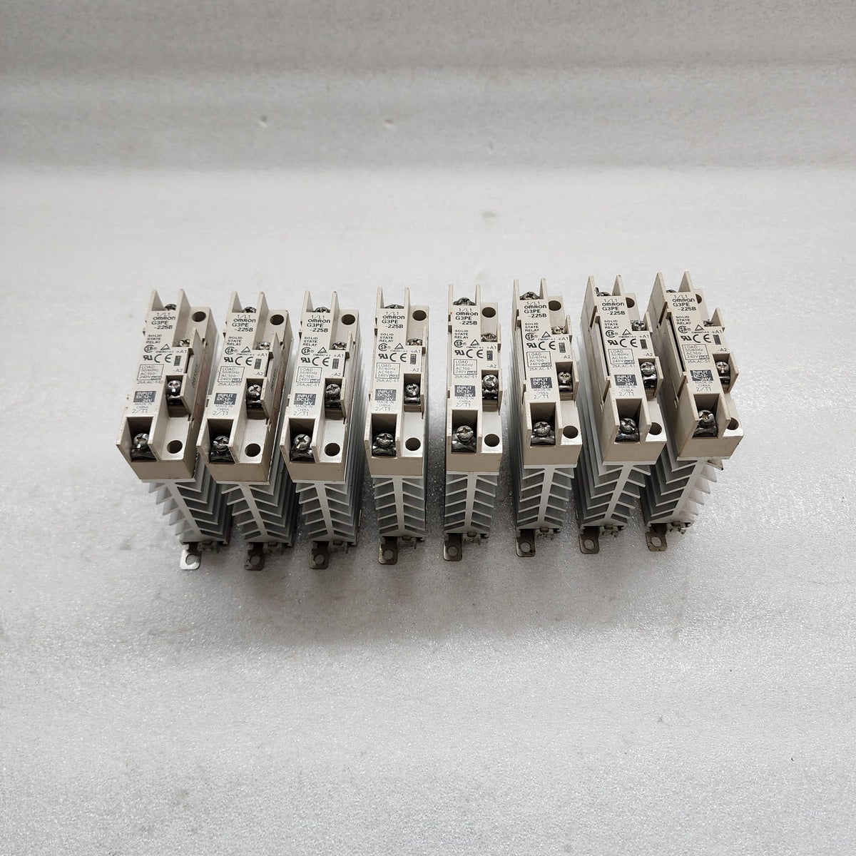 OMRON G3PE-225B SOLID STATE RELAY LOT OF 4 UNIT