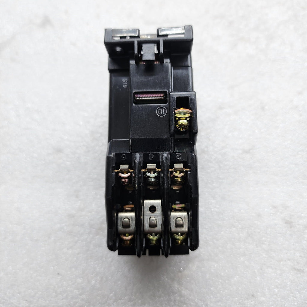FUJI ELECTRIC SRC50-2U/X (4a2b) AUXILIARY RELAY COIL VOLTAGE 100-110V