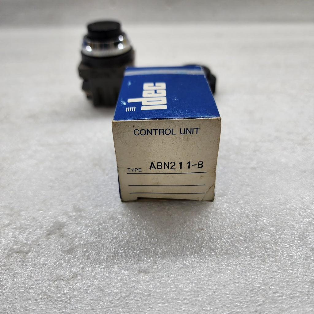 IDEC ABN211-B PUSH BUTTON