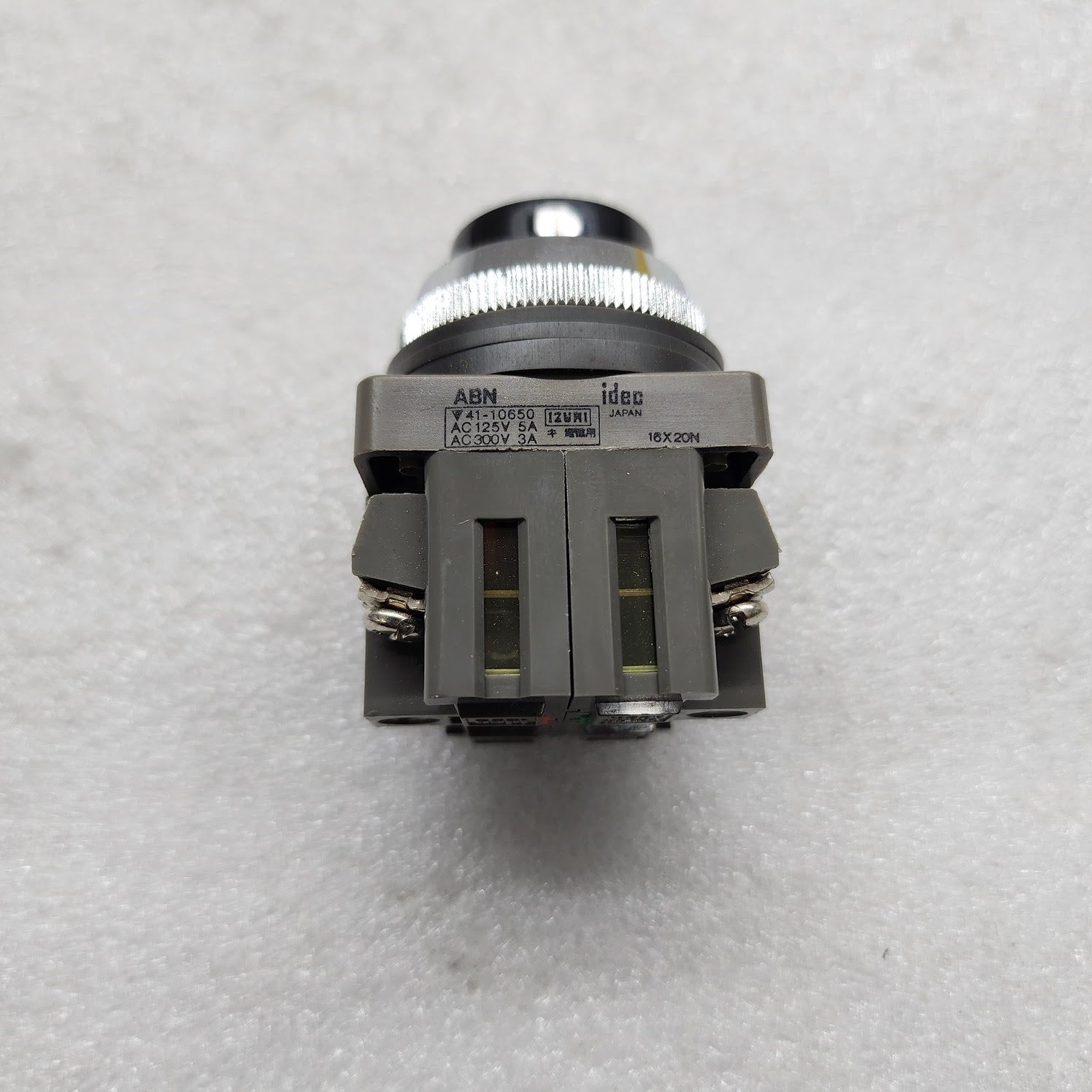 IDEC ABN211-B PUSH BUTTON