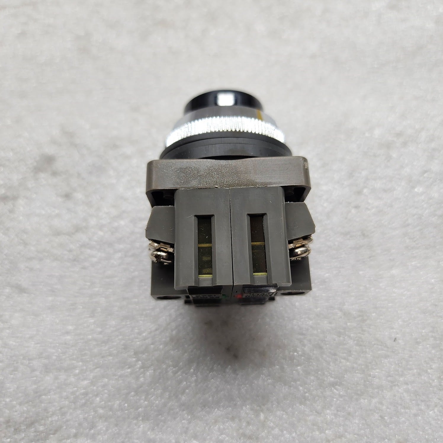 IDEC ABN211-B PUSH BUTTON