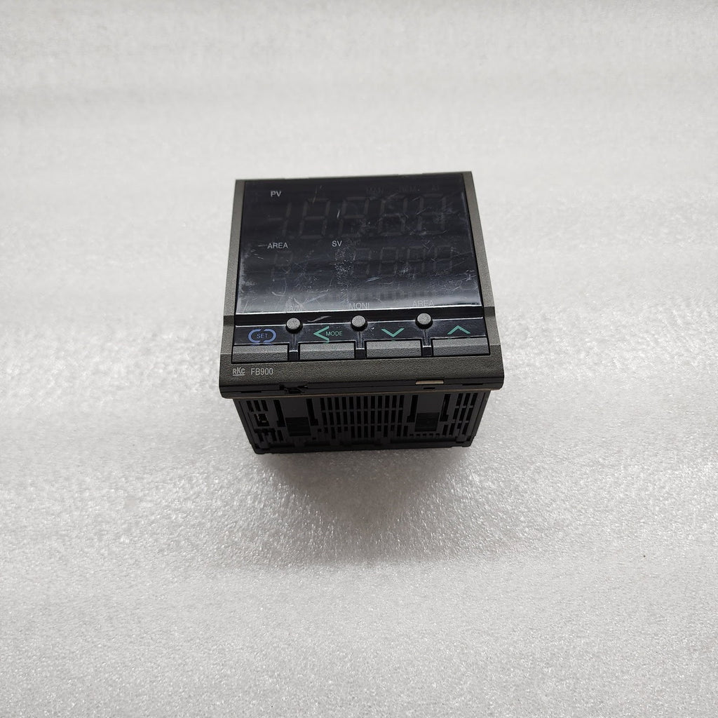RKC INSTRUMENT FB900 TEMPERATURE CONTROLLER 13J21020 100-240V