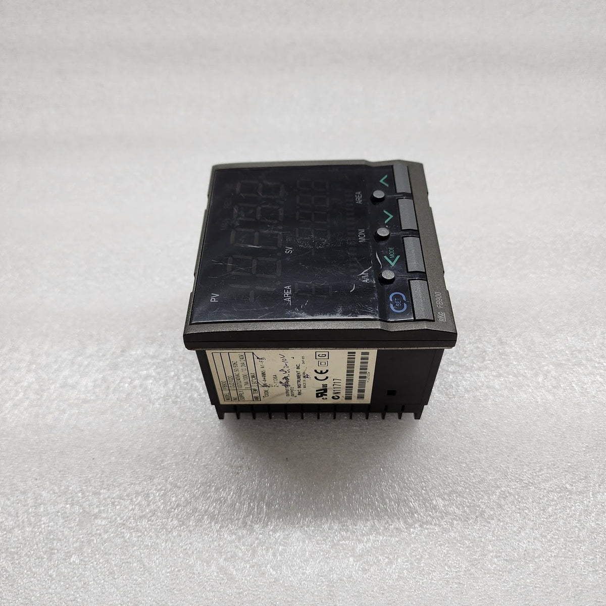 RKC INSTRUMENT FB900 TEMPERATURE CONTROLLER 13J21020 100-240V