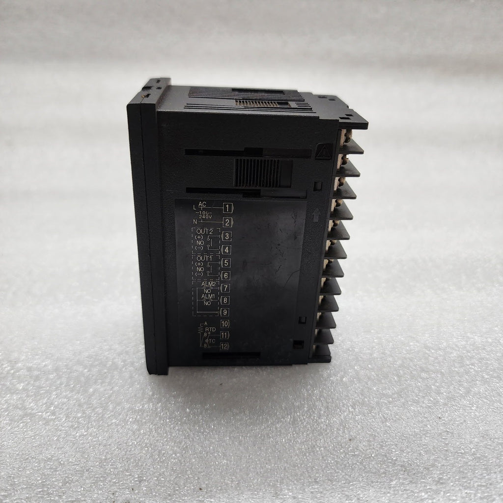 RKC INSTRUMENT RH400 TEMPERATURE CONTROLLER 100-240V