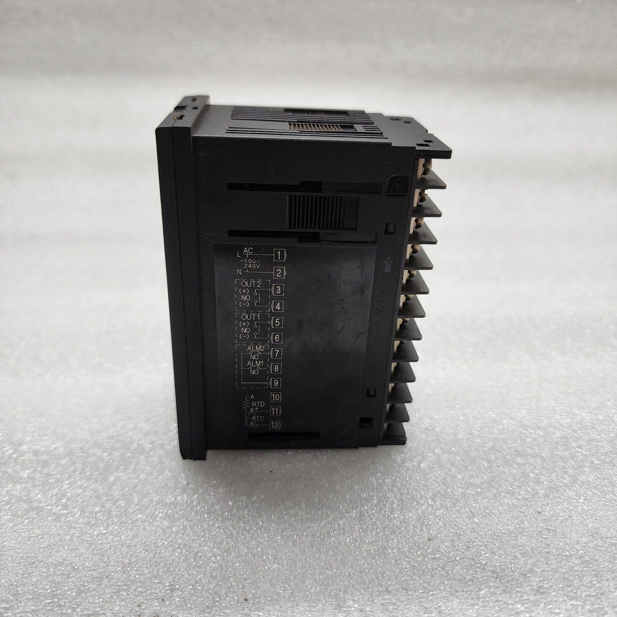 RKC INSTRUMENT RH400 TEMPERATURE CONTROLLER 100-240V