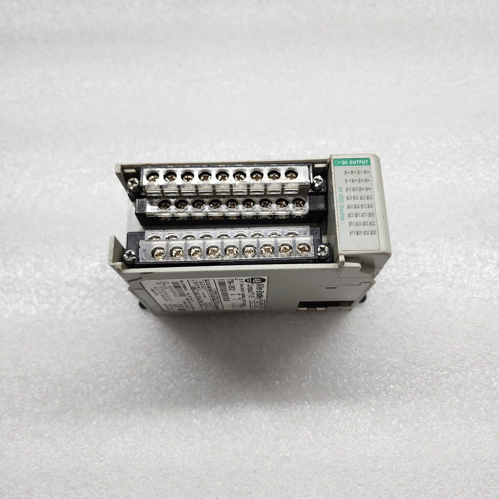 ALLEN BRADLEY CAT 1769-OB32 32-PT COMPACT I/O