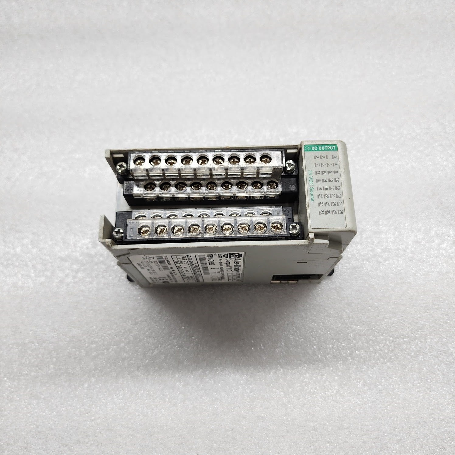 ALLEN BRADLEY CAT 1769-OB32 32-PT COMPACT I/O