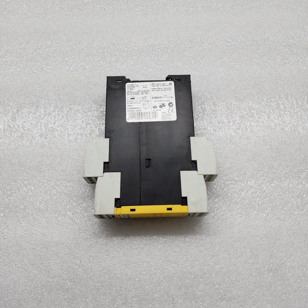 SIEMENS 3TK2821-2CB30 SAFETY RELAY