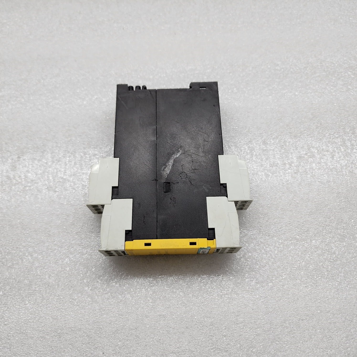 SIEMENS 3TK2821-2CB30 SAFETY RELAY