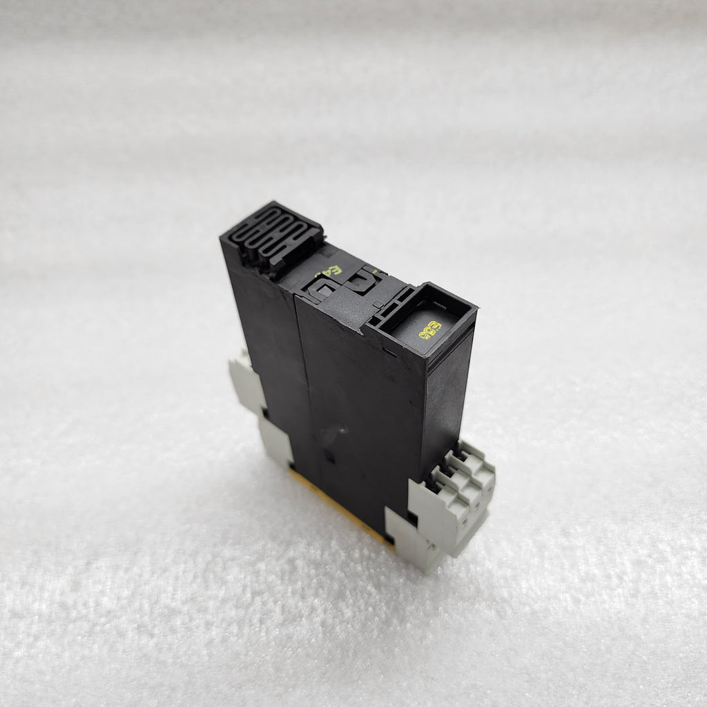 SIEMENS 3TK2821-2CB30 SAFETY RELAY