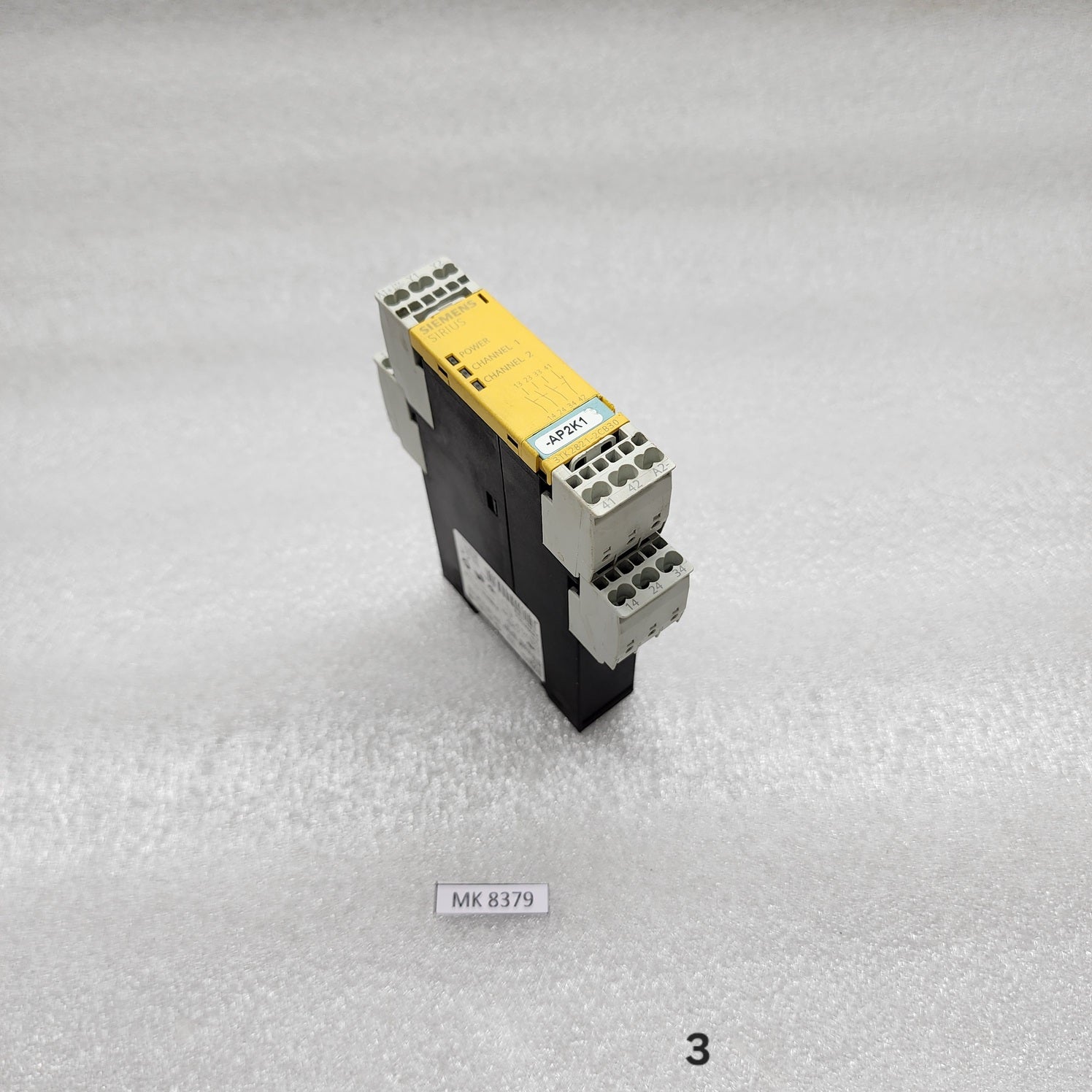 SIEMENS 3TK2821-2CB30 SAFETY RELAY