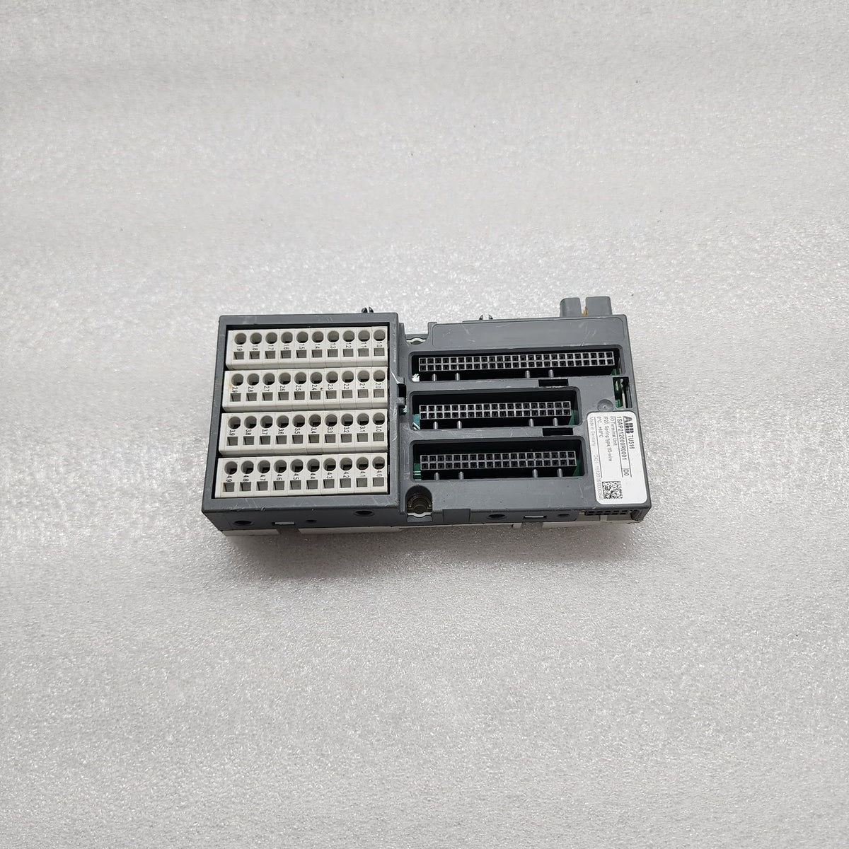ABB TU516 I/O TERMINAL UNIT 1SAP212000R0001