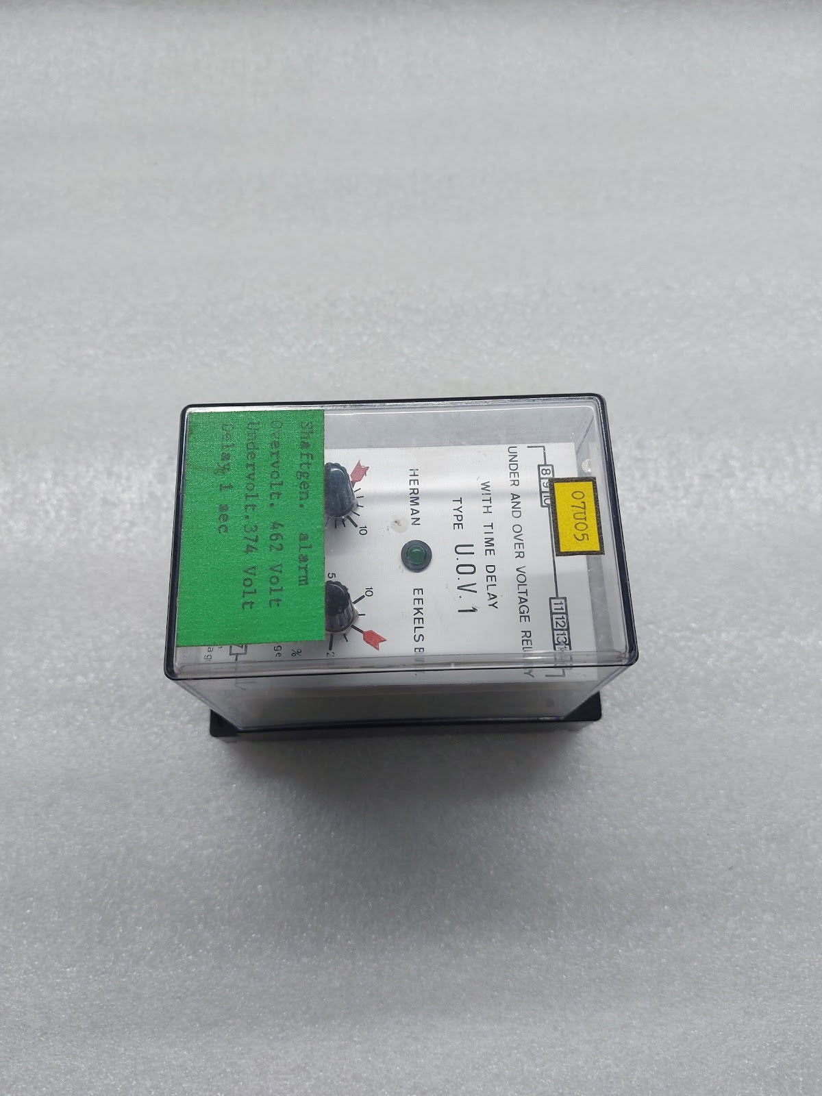HERMAN EEKELS BV UOV-1 UNDER AND OVER VOLTAGE RELAY WITH TIME DELAY