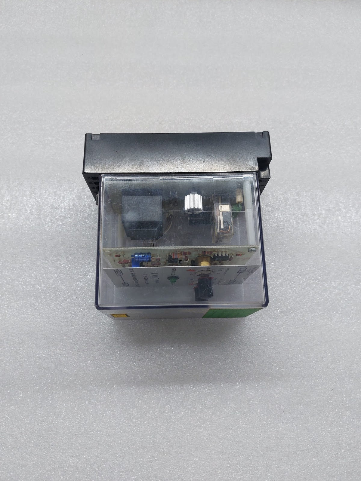 HERMAN EEKELS BV UOV-1 UNDER AND OVER VOLTAGE RELAY WITH TIME DELAY