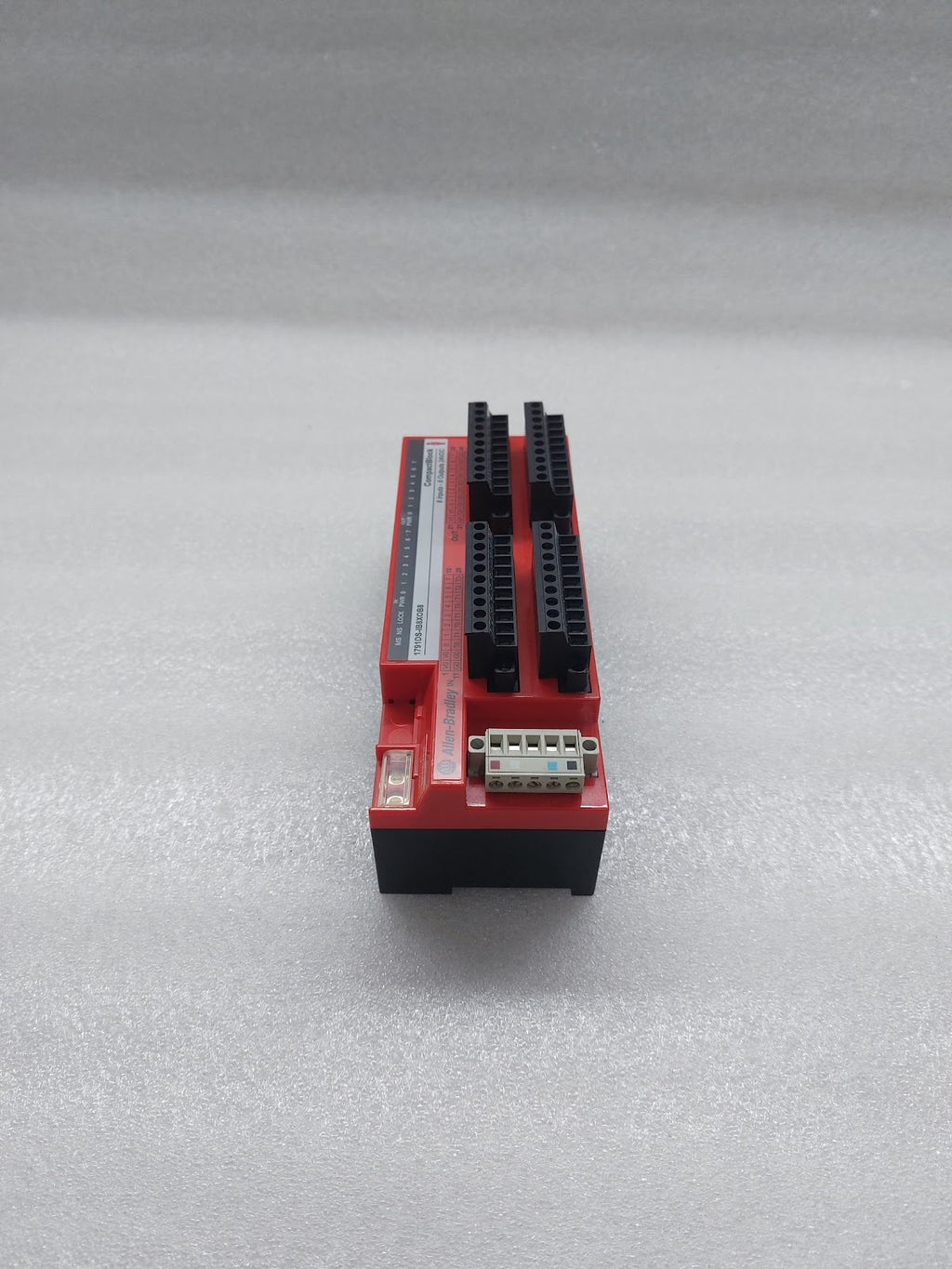 ALLEN BRADLEY 1791DS-IB8XOB8 COMPACT BLOCK GUARD I/O