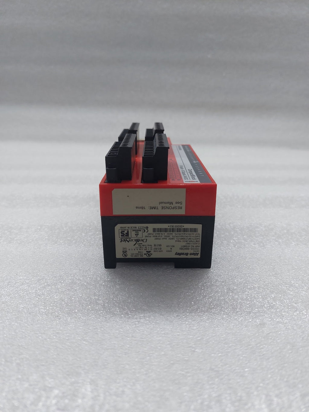 ALLEN BRADLEY 1791DS-IB8XOB8 COMPACT BLOCK GUARD I/O