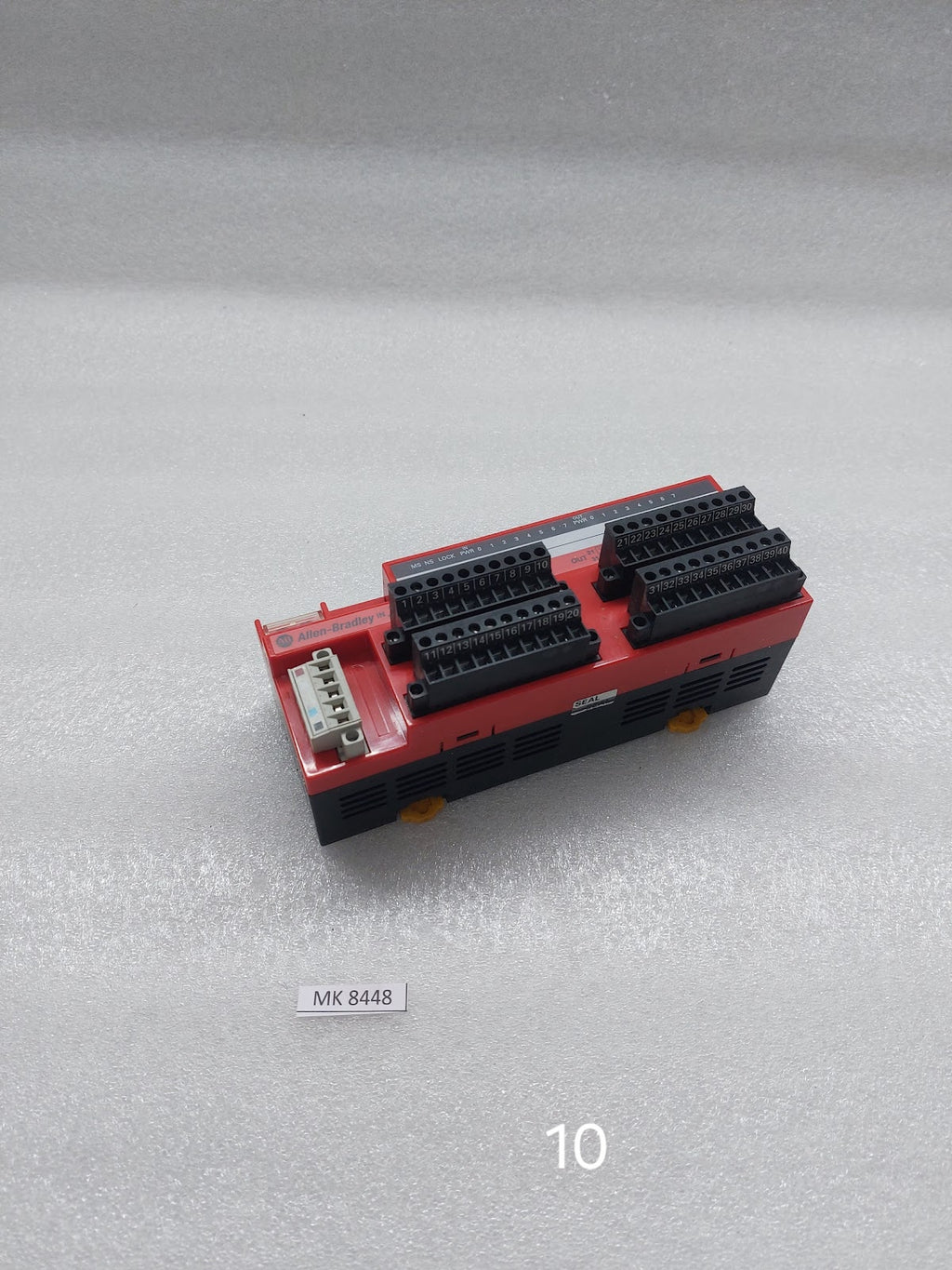 ALLEN BRADLEY 1791DS-IB8XOB8 COMPACT BLOCK GUARD I/O