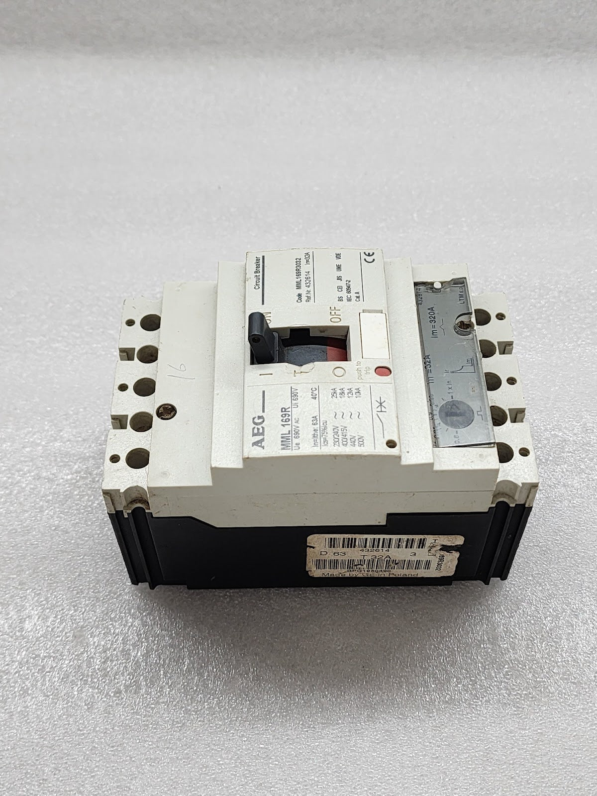 AEG MML169R 3-POLE CIRCUIT BREAKER 32A MML169R3032