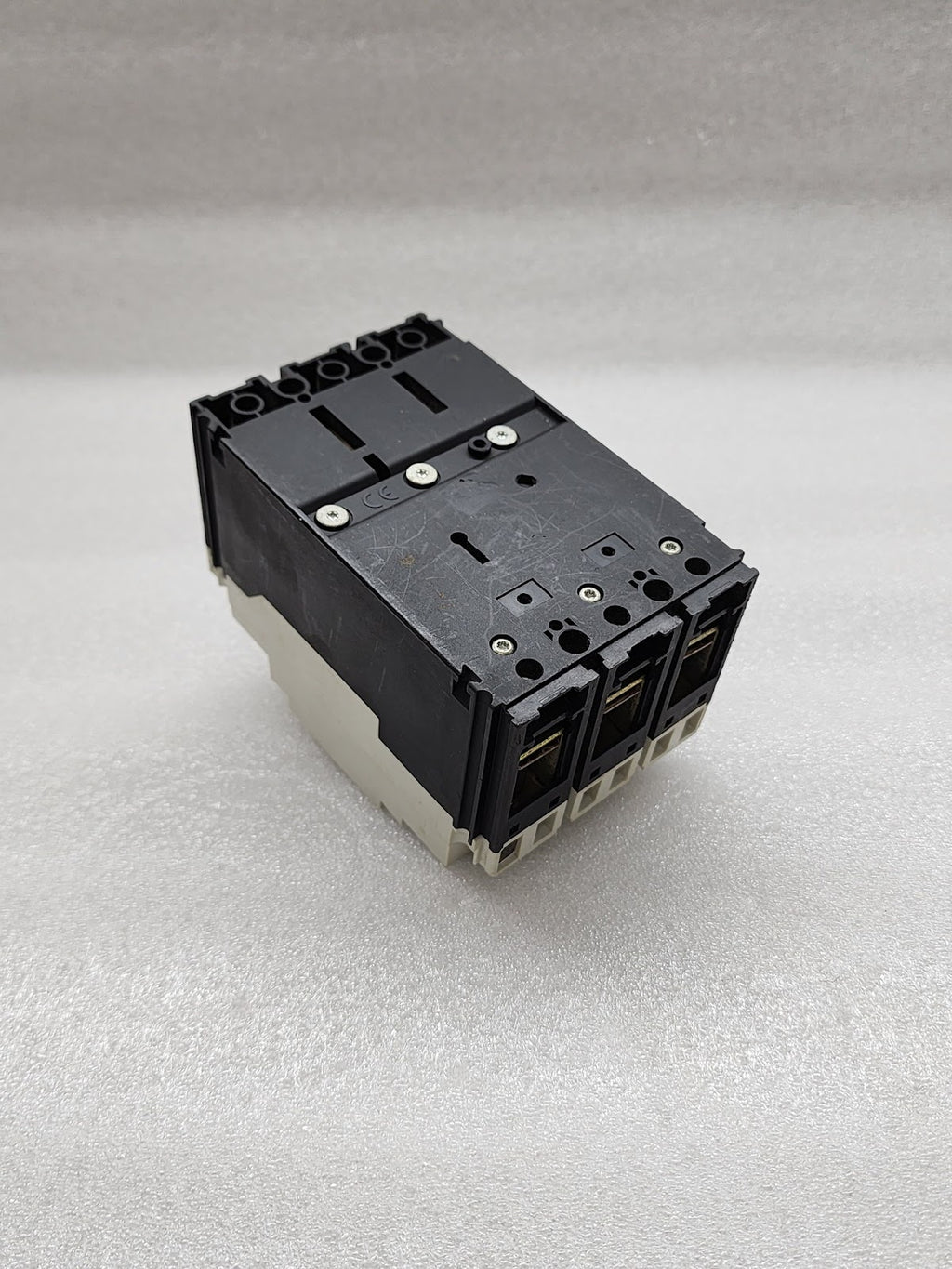 AEG MML169R 3-POLE CIRCUIT BREAKER 32A MML169R3032