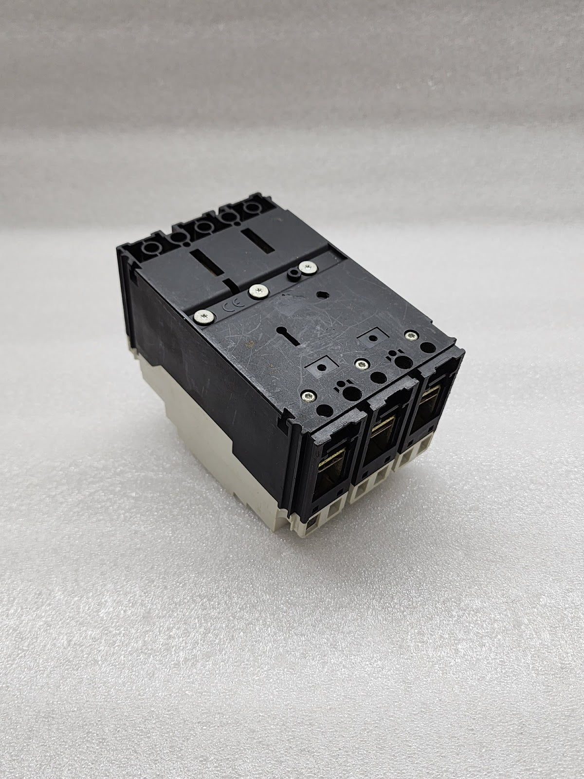 AEG MML169R 3-POLE CIRCUIT BREAKER 32A MML169R3032