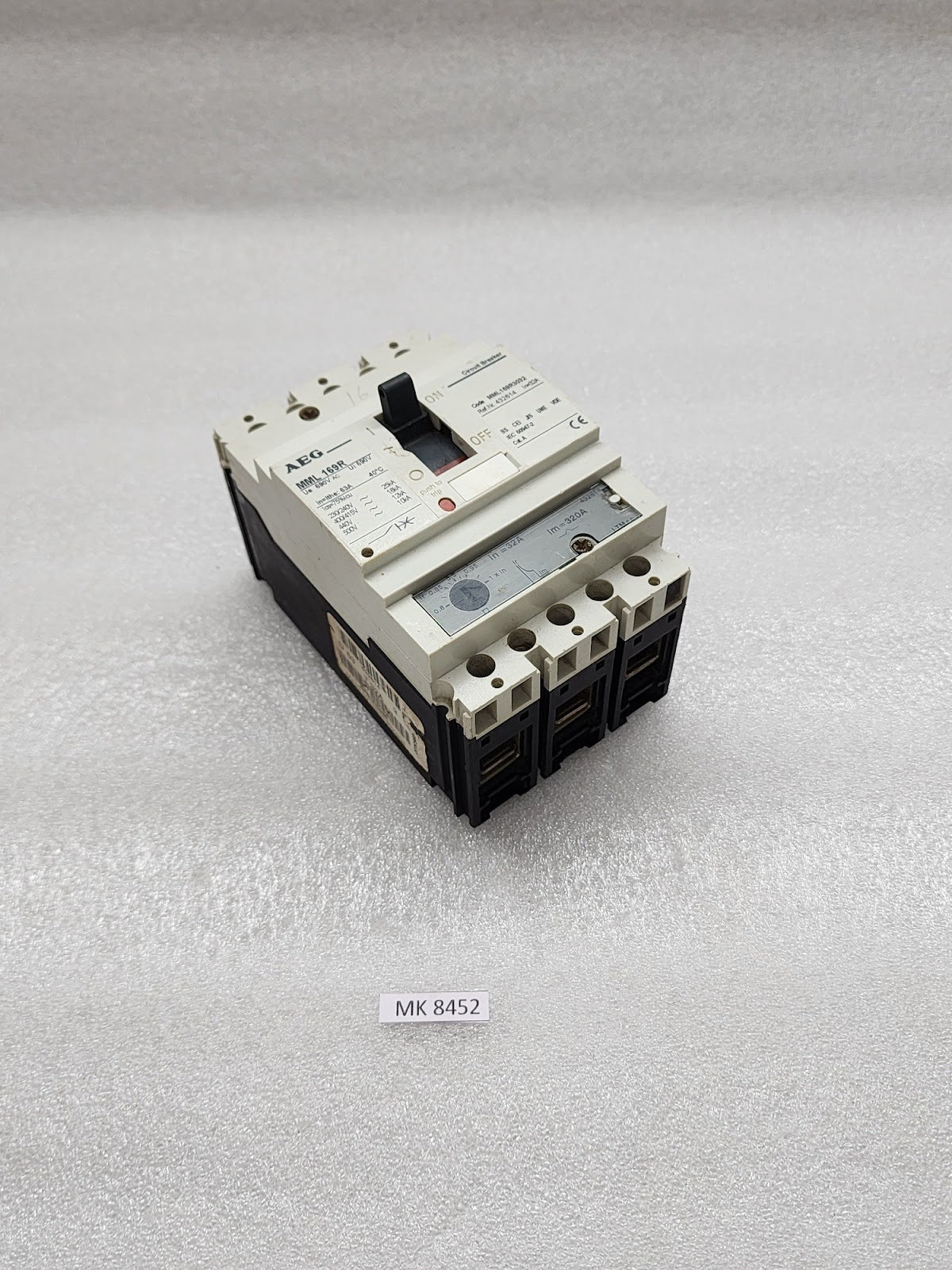 AEG MML169R 3-POLE CIRCUIT BREAKER 32A MML169R3032