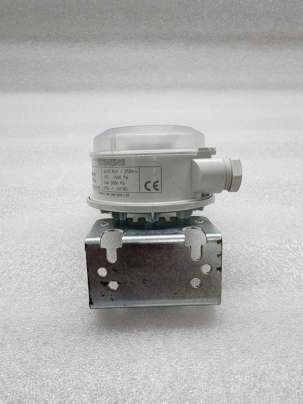 SIEMENS QBM81-5 DIFFERENTIAL PRESSURE MONITOR 131121A