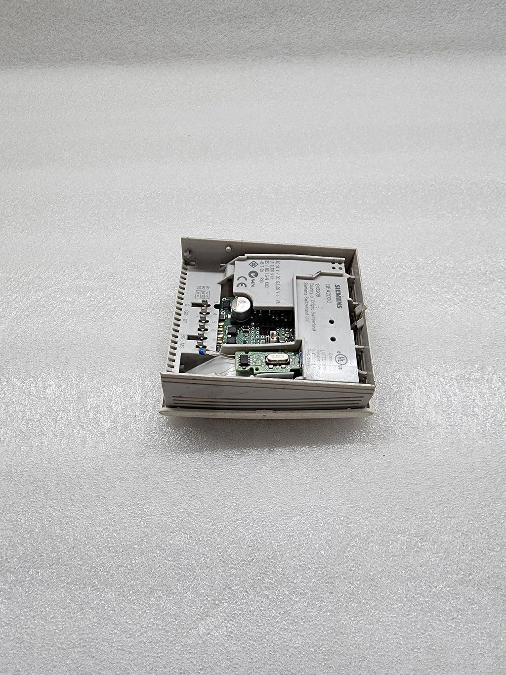 SIEMENS QFA2020 ROOM TEMPERATURE CONTROLLER 131220B