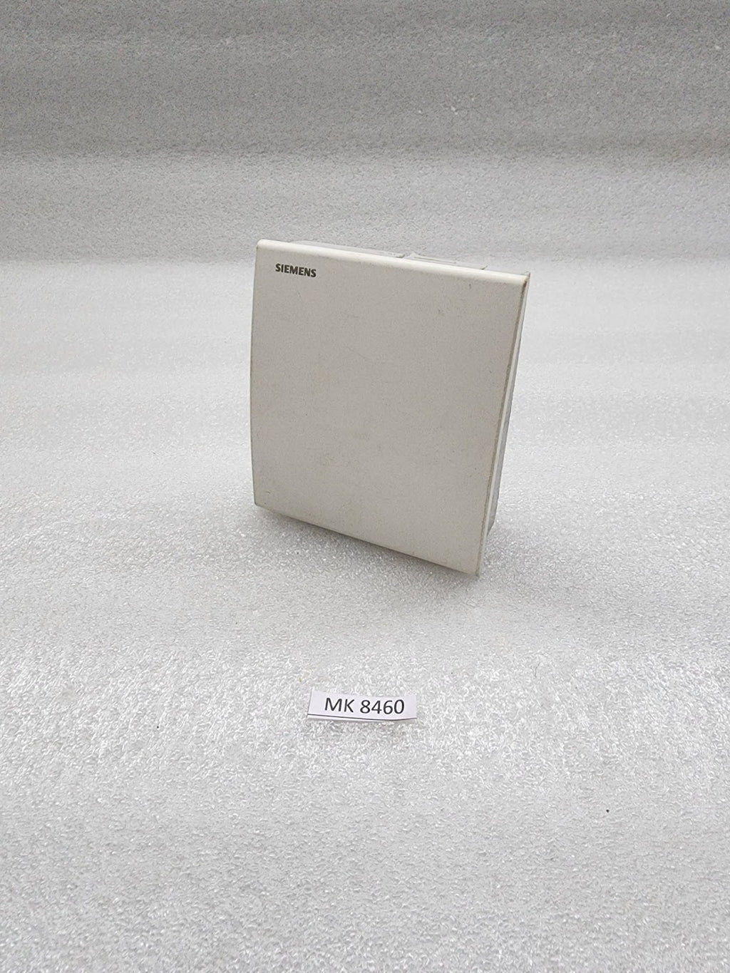 SIEMENS QFA2020 ROOM TEMPERATURE CONTROLLER 131220B