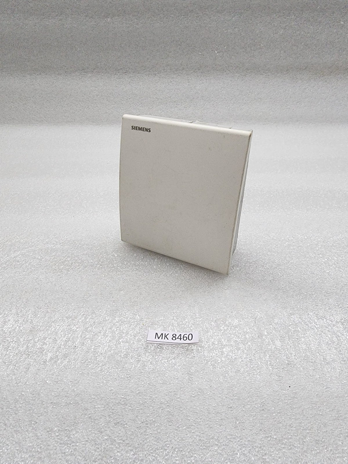 SIEMENS QFA2020 ROOM TEMPERATURE CONTROLLER 131220B