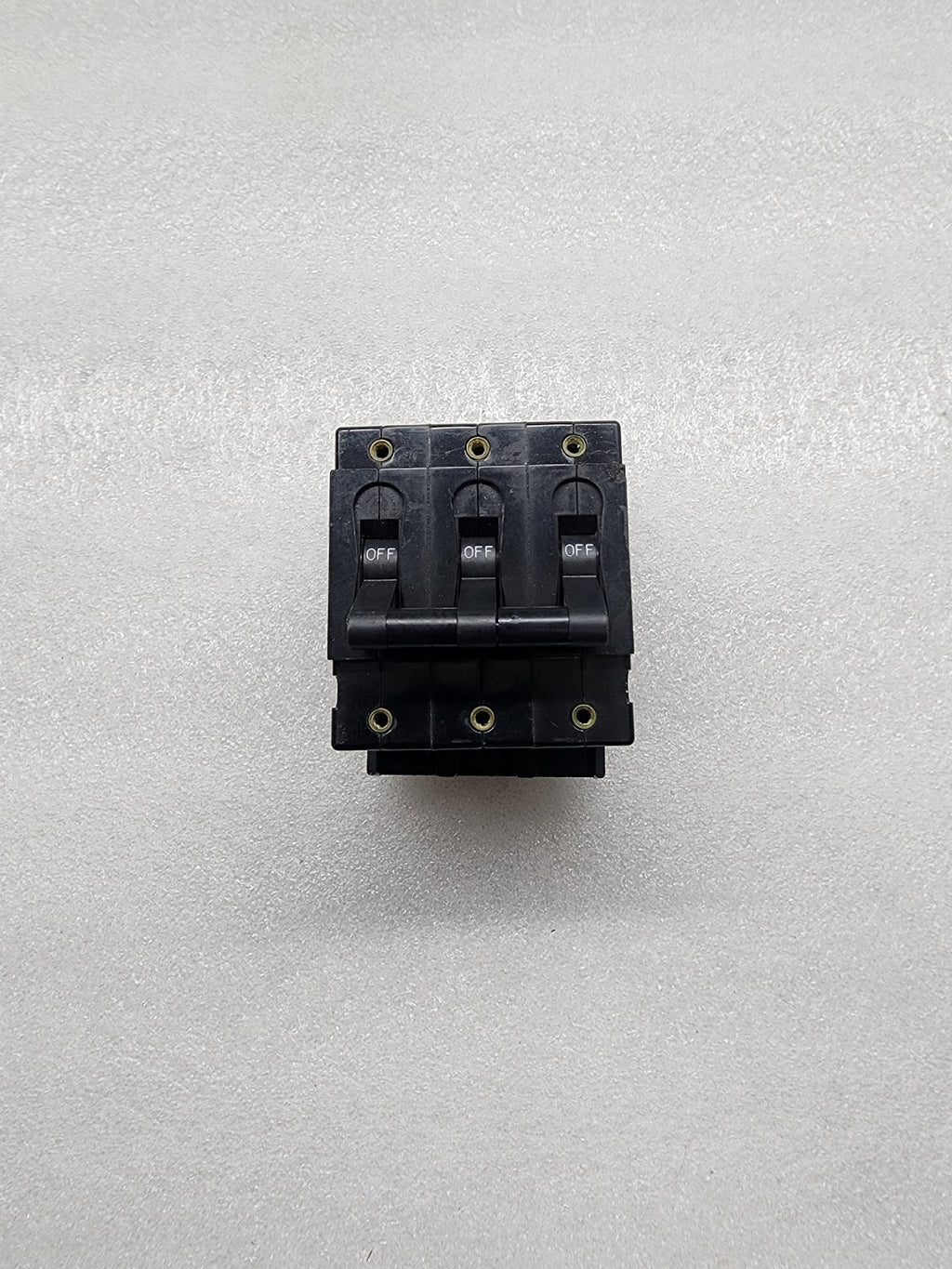 9642 3-POLE CIRCUIT BREAKER 45A
