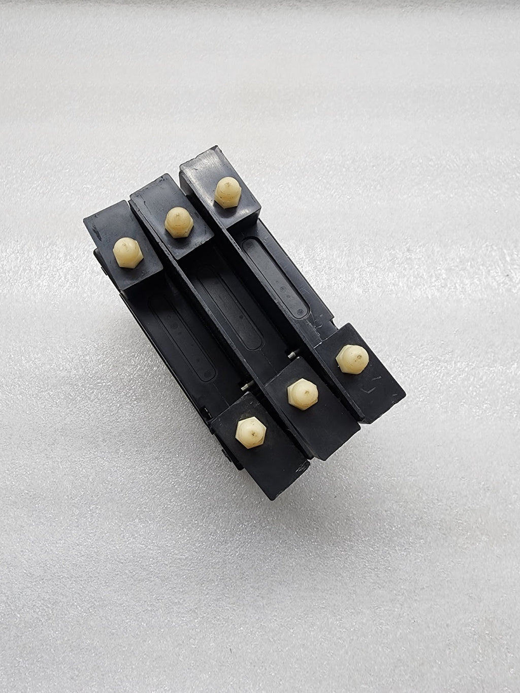 UND LAB INC LR26229 3-POLE CIRCUIT BREAKER 80A