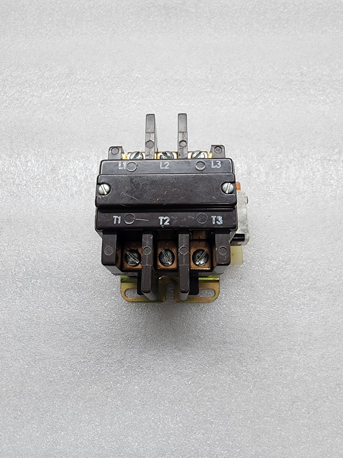 FASCO 3M40-B 3-POLE MAGNETIC CONTACTOR 30FO30-4B