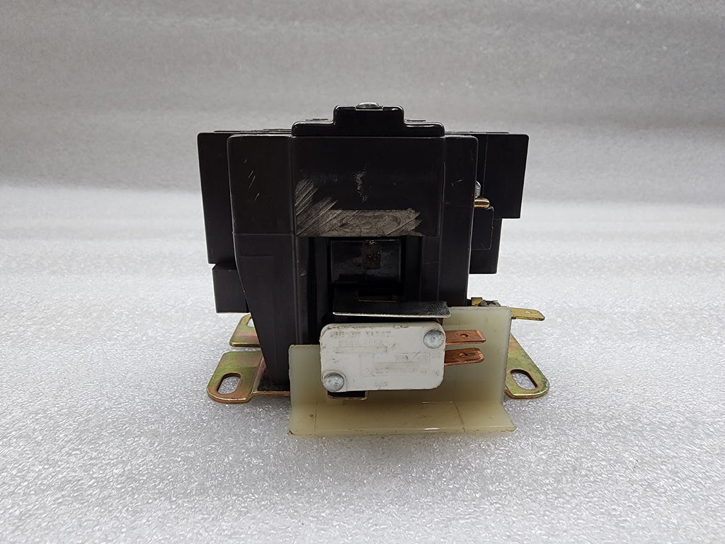 FASCO 3M40-B 3-POLE MAGNETIC CONTACTOR 30FO30-4B