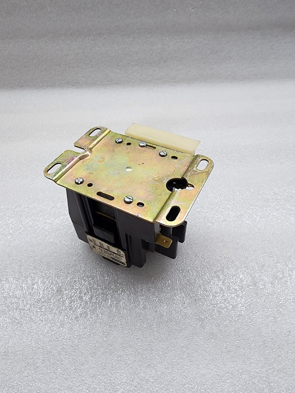 FASCO 3M40-B 3-POLE MAGNETIC CONTACTOR 30FO30-4B