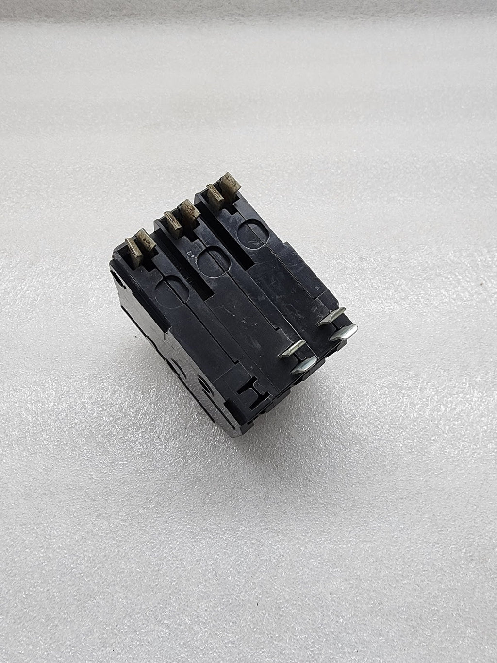 SQUARE D NE-2768 3-POLE CIRCUIT BREAKER 60A