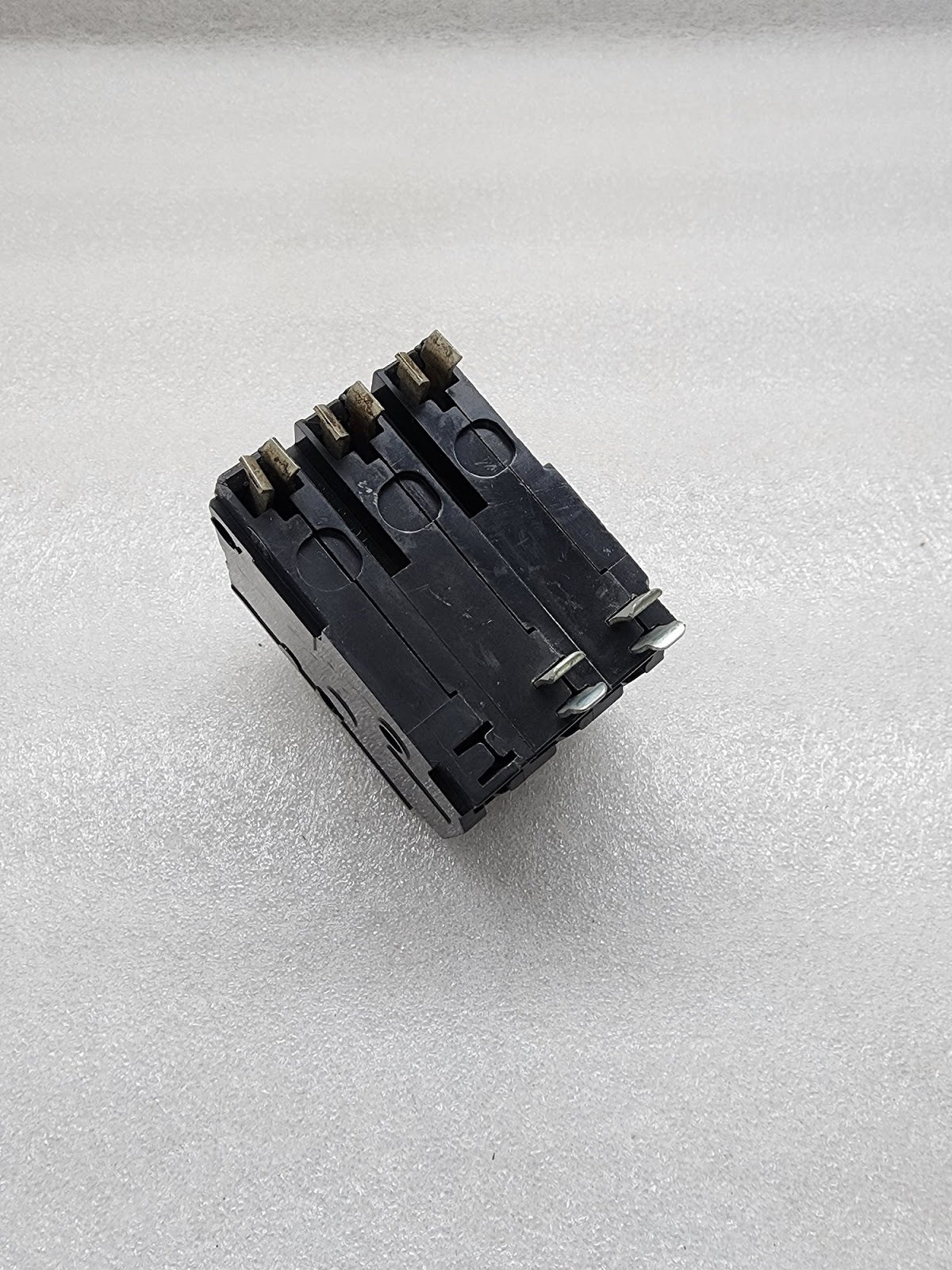 SQUARE D NE-2768 3-POLE CIRCUIT BREAKER 60A