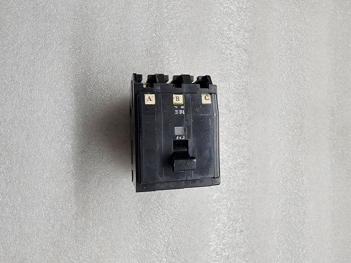 SQUARE D MJ-861 3-POLE CIRCUIT BREAKER 60A