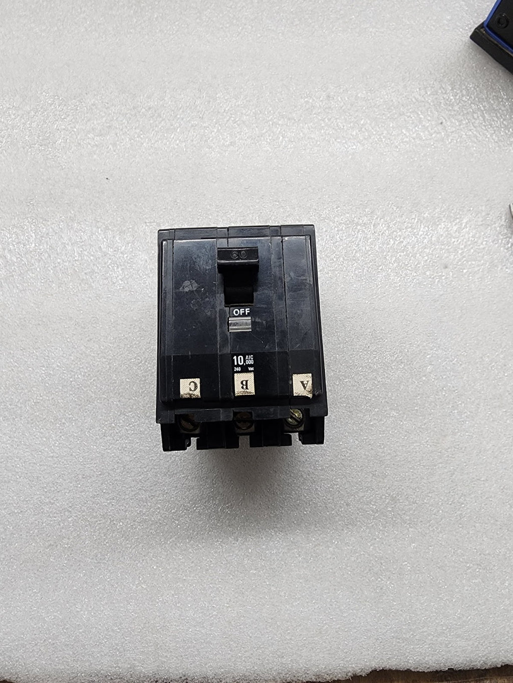 SQUARE D MG-5233 3-POLE CIRCUIT BREAKER 60A