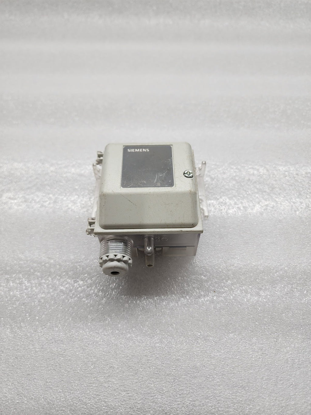SIEMENS QBM2030-30  DIFFERENTIAL PRESSURE SENSOR