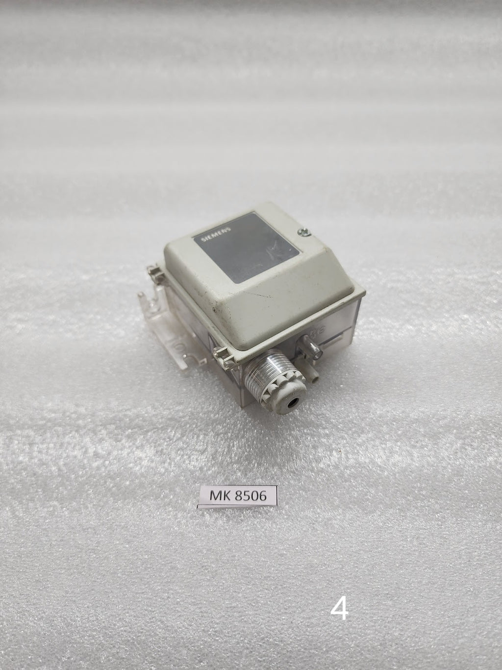 SIEMENS QBM2030-30  DIFFERENTIAL PRESSURE SENSOR