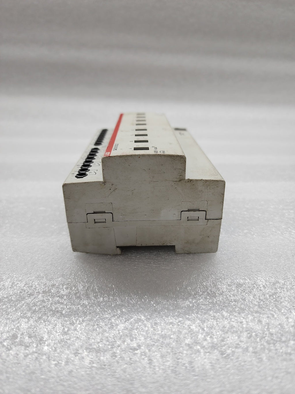 ABB SA/S 8.10.2.1 SWITCH ACTUATOR 2CDG110157R0011