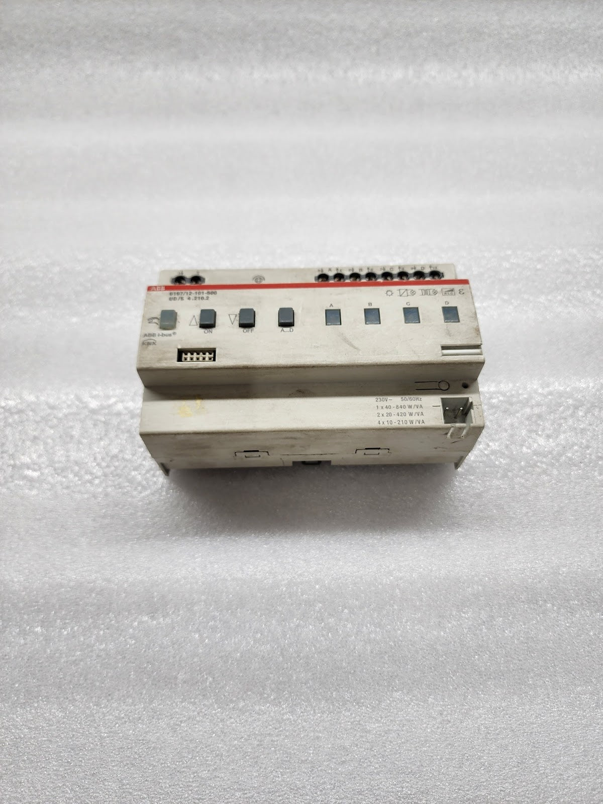 ABB UD/S 4.210.2 UNIVERSAL DIMMING ACTUATOR 6197/12-101-500
