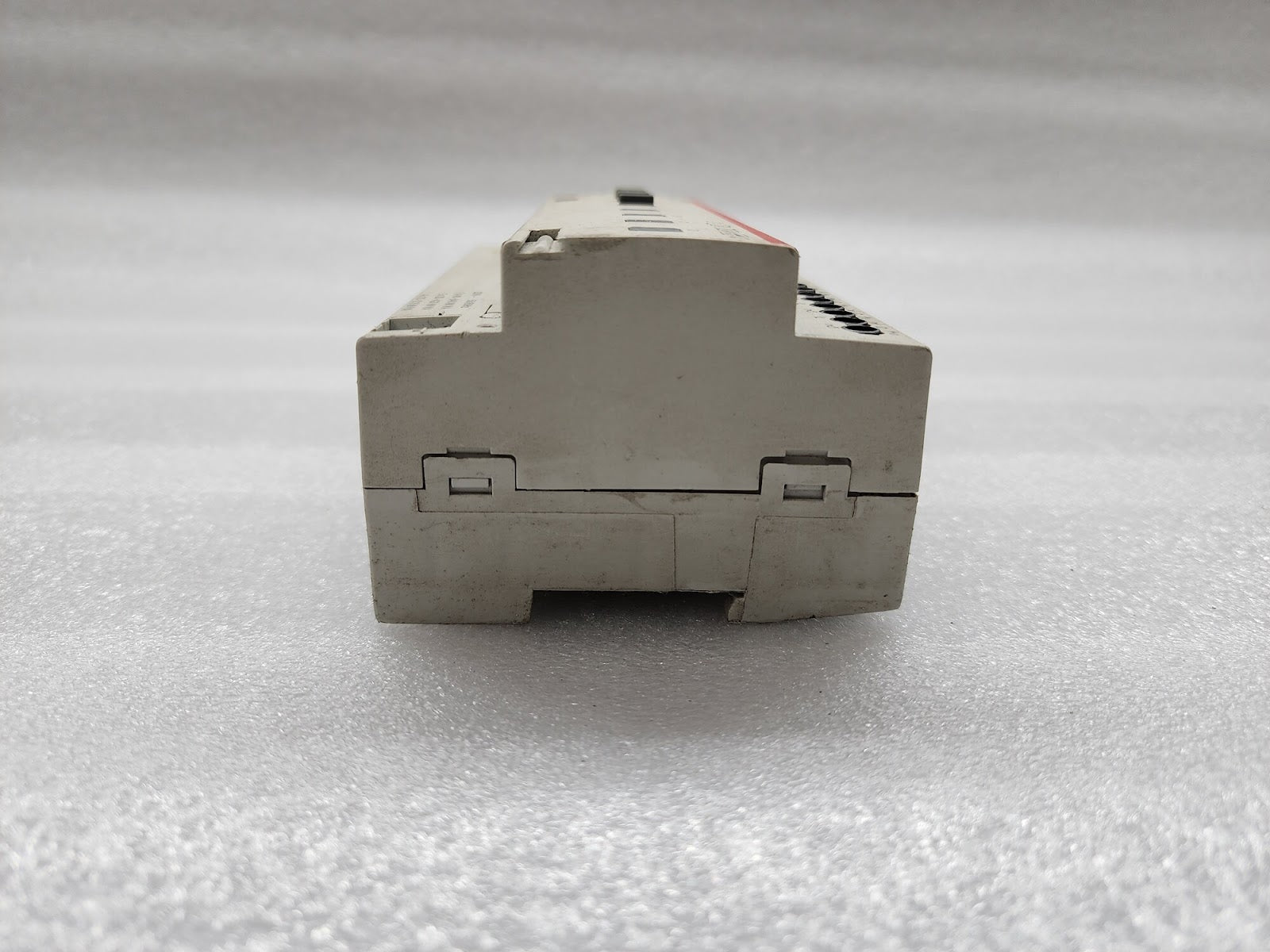 ABB UD/S 4.210.2 UNIVERSAL DIMMING ACTUATOR 6197/12-101-500